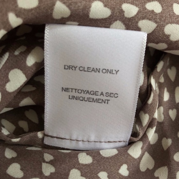 Joie Taupe Heart Print Silk Button Down Blouse XS - Picture 13 of 14